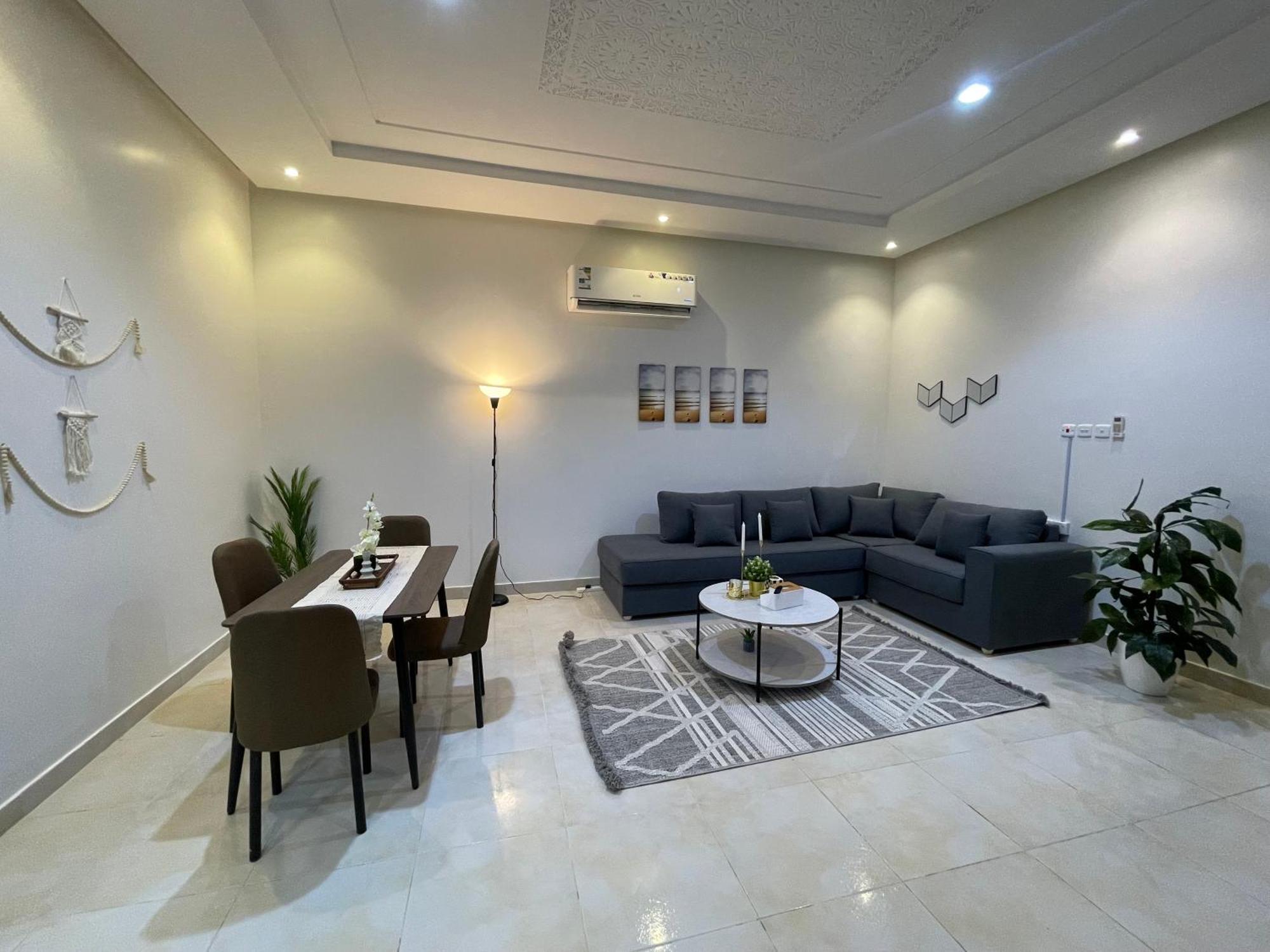 انيقة غرفتين وصالة بدخول ذاتي Apartemen *
